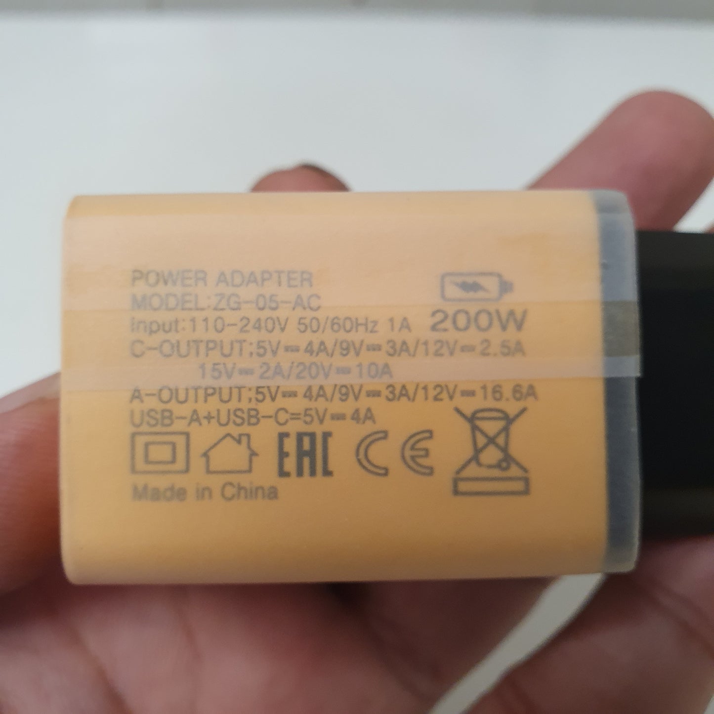 ZG-05-AC 200W Fast Power Adapter - Dual USB-A & USB-C Wall Charger