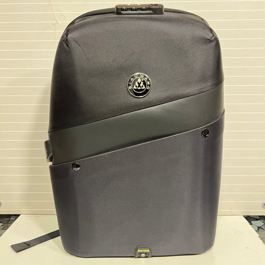 BIAOWANG Antitheft 15.6″ Backpack with USB & AUX