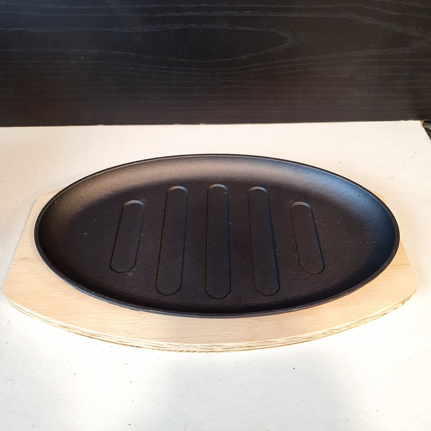 Oval Ribbed Cast Iron Grill Pan With Base 13650