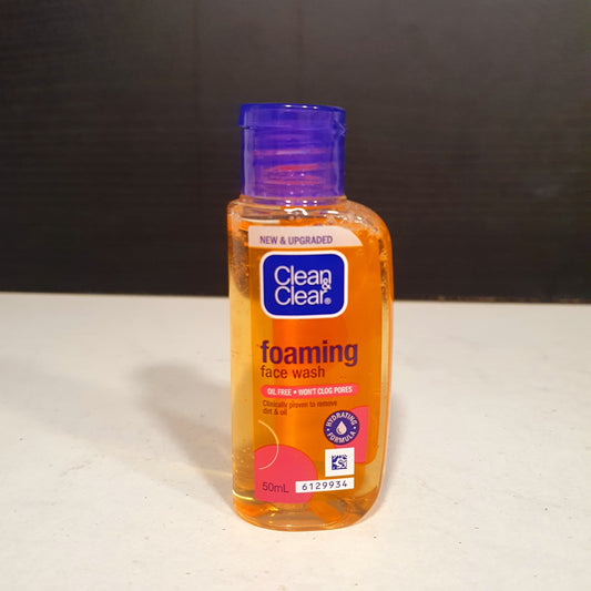 Clean & clear Foaming Face Wash  121010