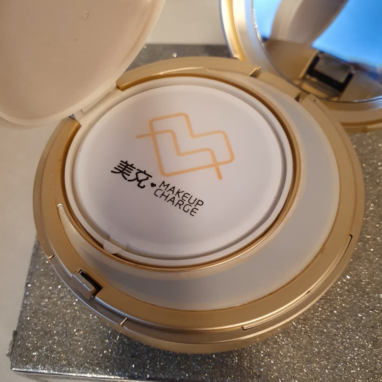 Makeup Kit with Power Bank and Led Light  32950