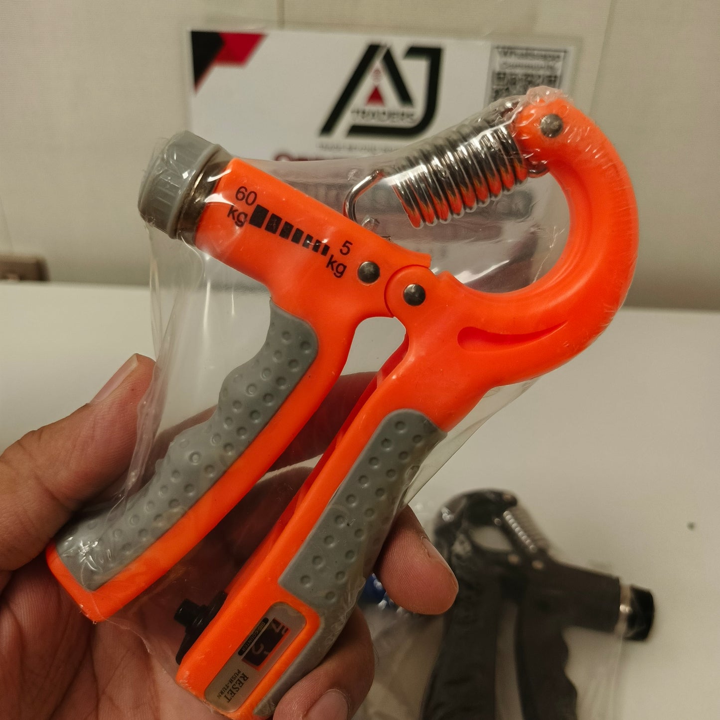 Hand Gripper, 121220