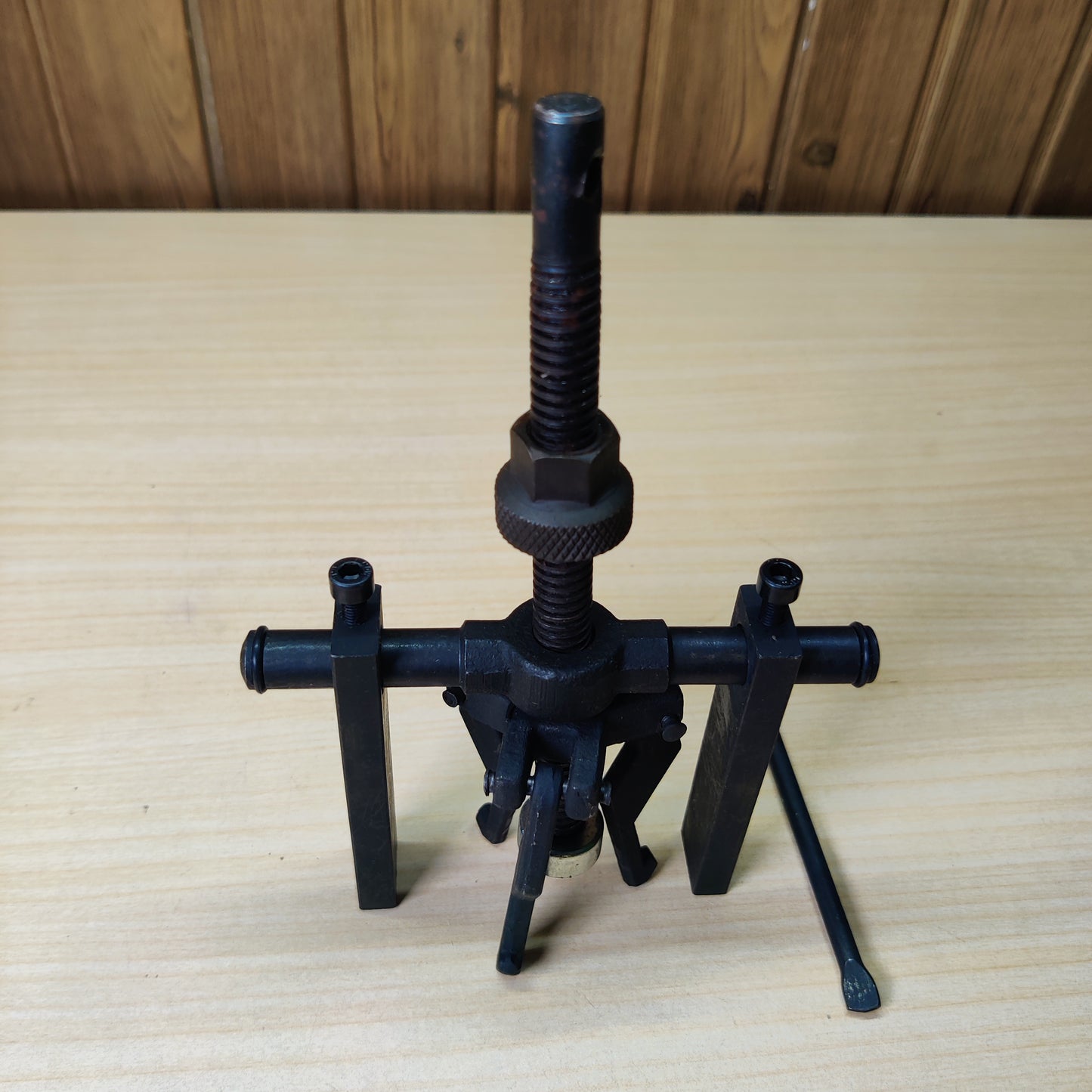 3-Jaw Inner Bearing Puller Tool Heavy Duty Gear Extractor