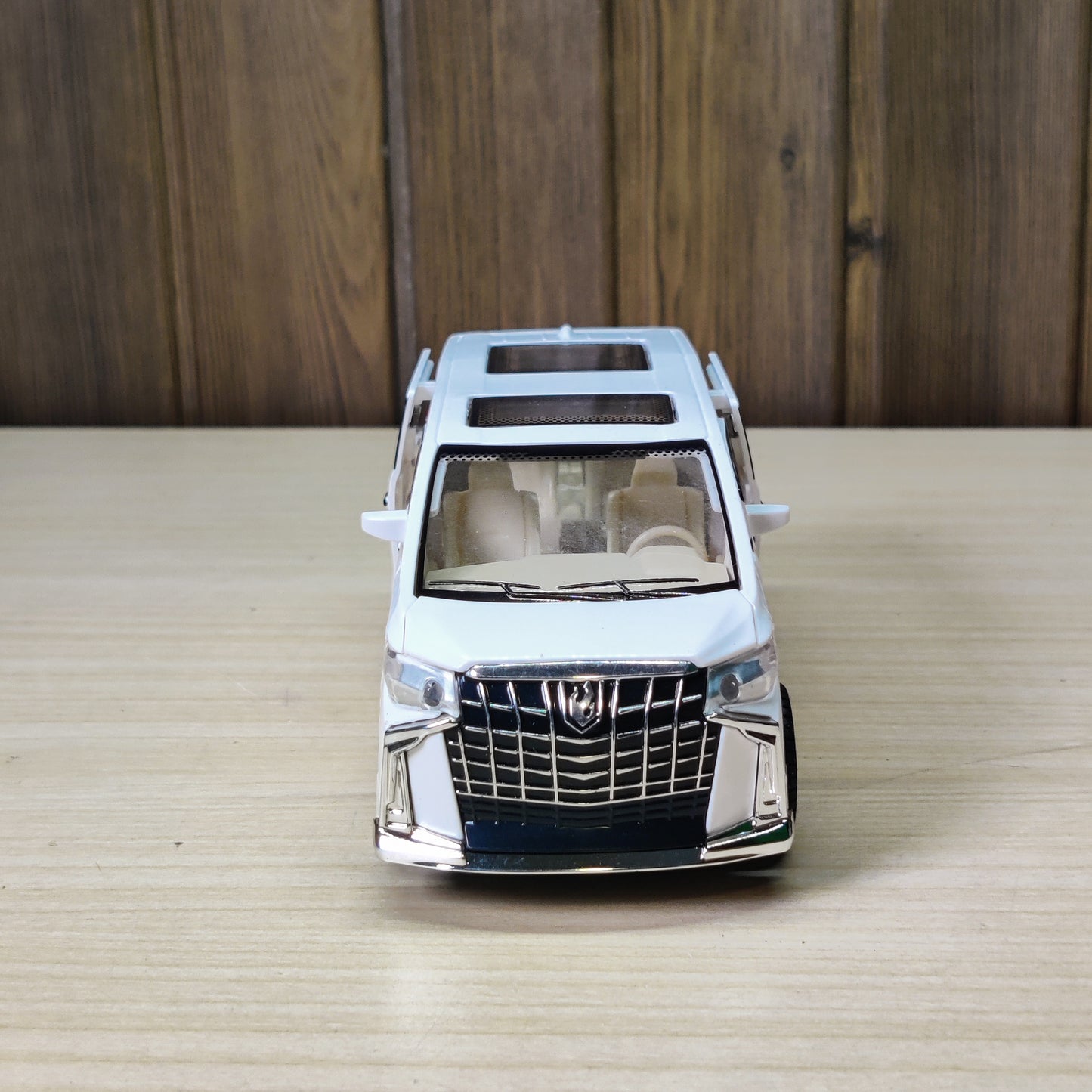 Luxury White MPV Van Diecast Model Toy Car