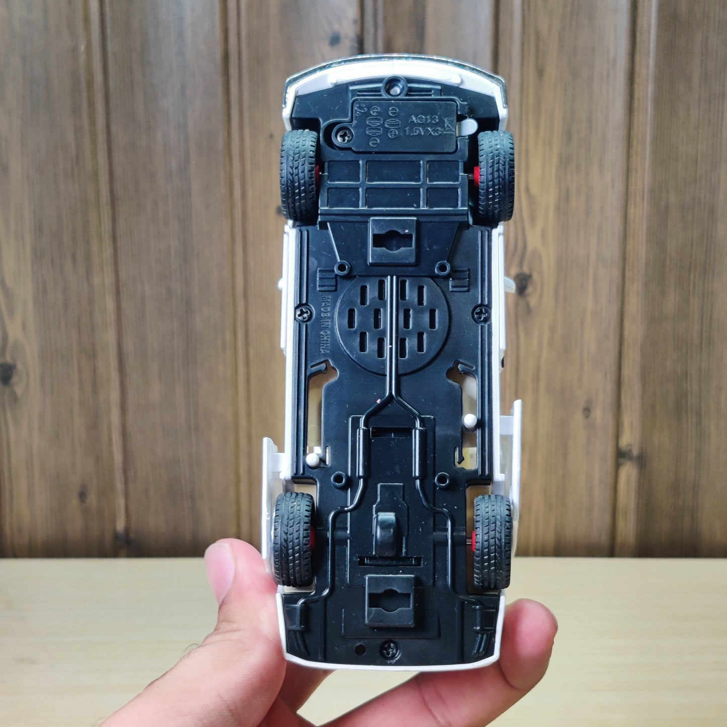 Luxury White MPV Van Diecast Model Toy Car