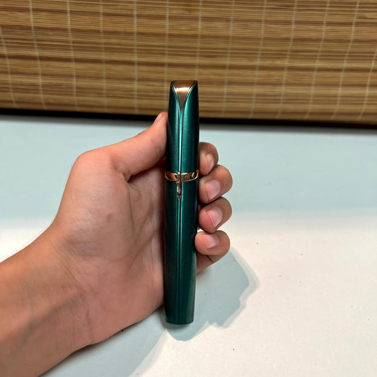 Flawless Eyebrow Trimmer