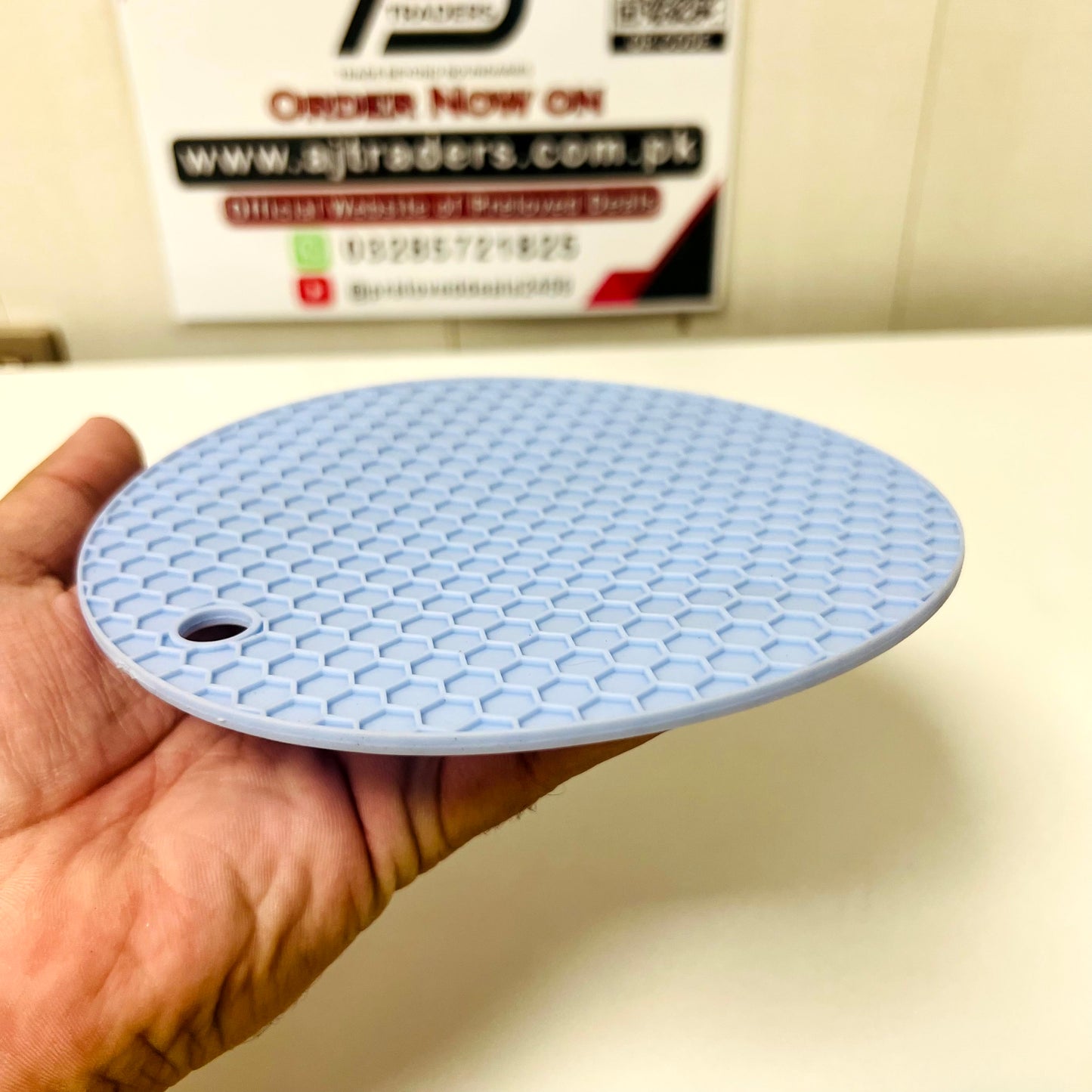 Kitchen Pots Heat Resistant Mat Silicone Trivet Mat Round Shape, 31170