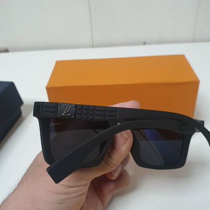 Louis Vuitton Polarized Gents Glasses , 32400
