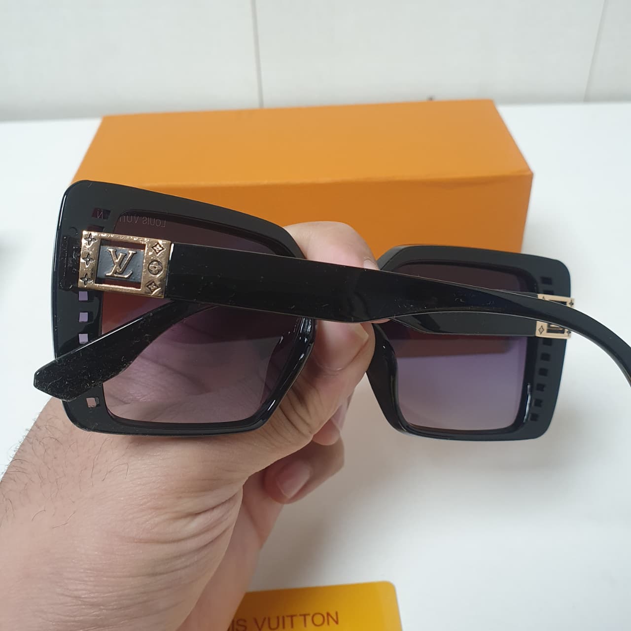 Louis Vuitton Ladies Sunglasses Style 1  , 15050