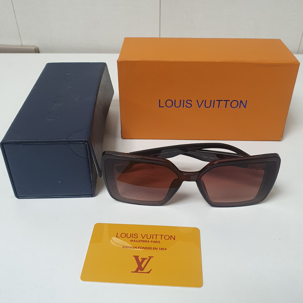Louis Vuitton Ladies Sunglasses Style 1  , 15050