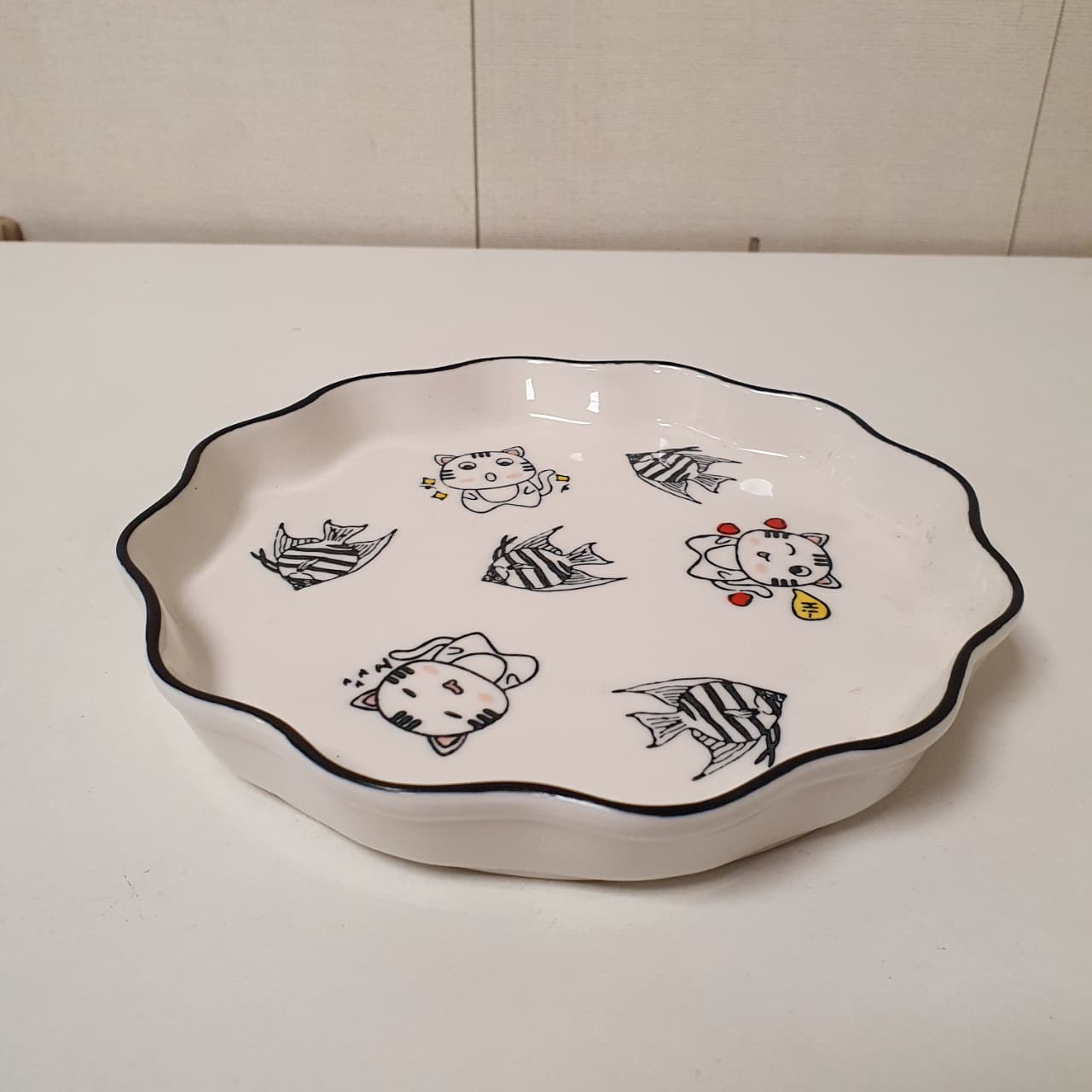 Ceramic Plate White Animated, 101300