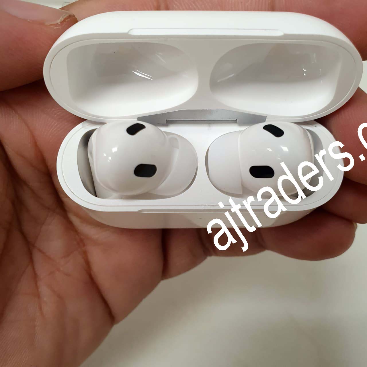 White Bluetooth ear Buds High Quality, 242450