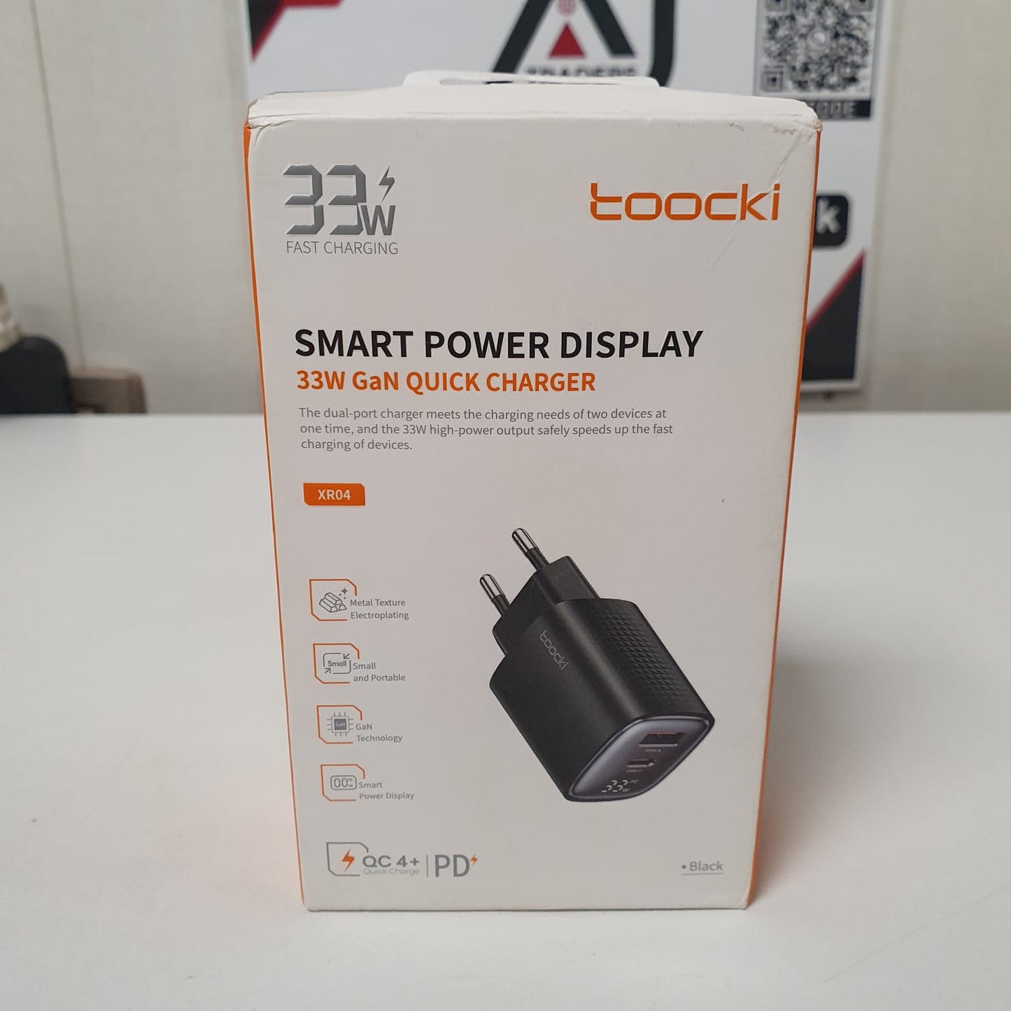 33w Toocki Smart Power Display Adapter, 61490