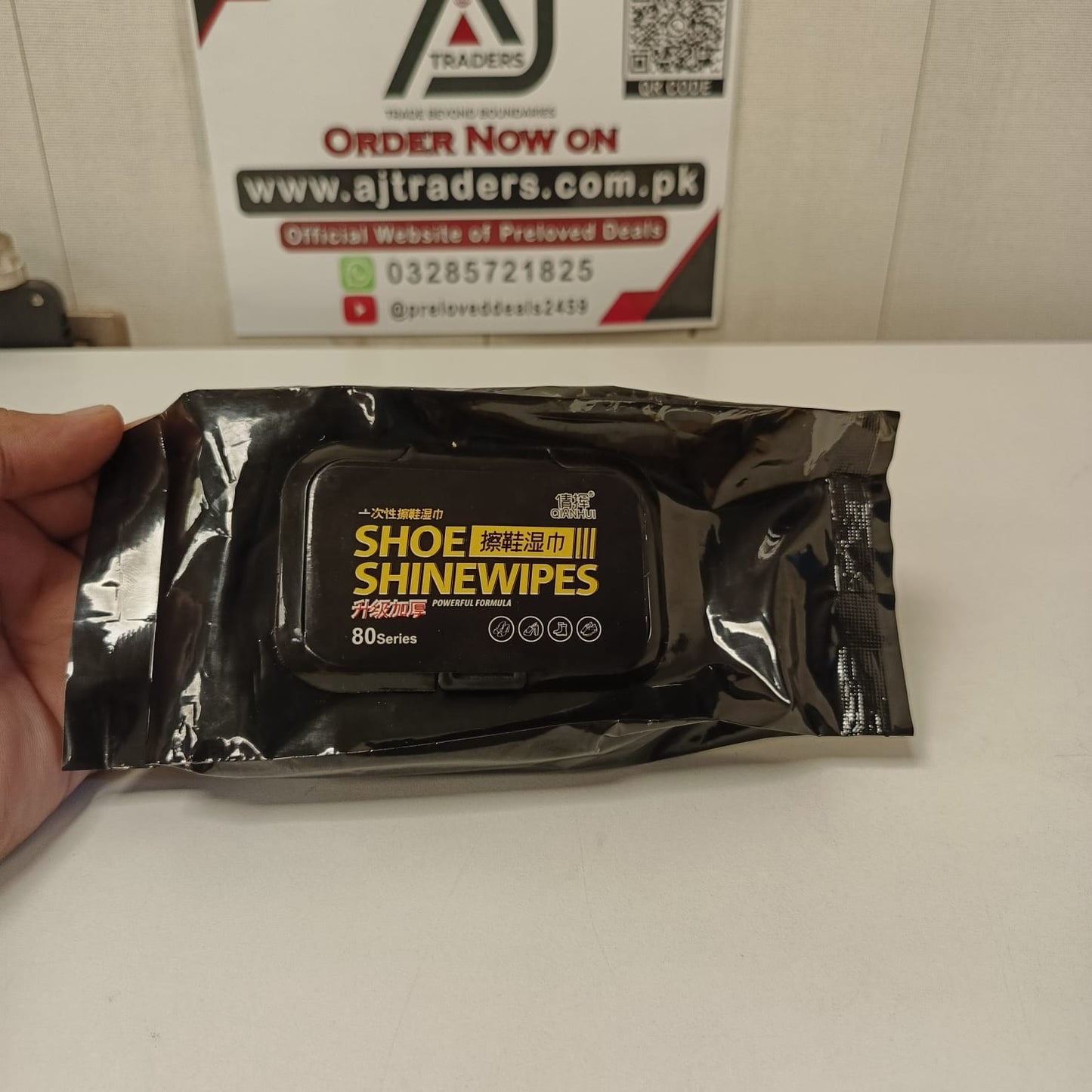 Shoe Shine Wipes Multi Tasking 80 Pcs, 52200