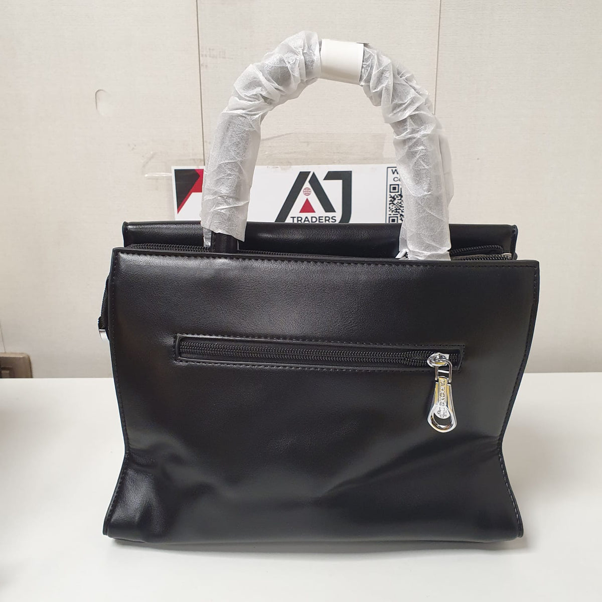 Ladies Hand Bag Stylish Look, 35250