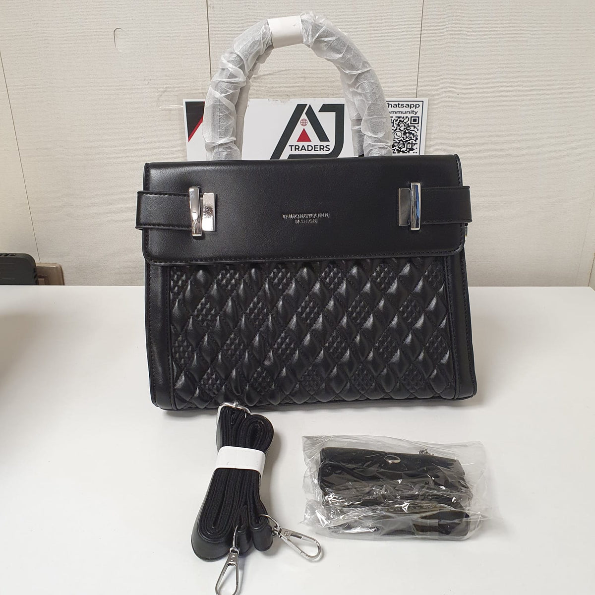 Ladies Hand Bag Stylish Look, 35250