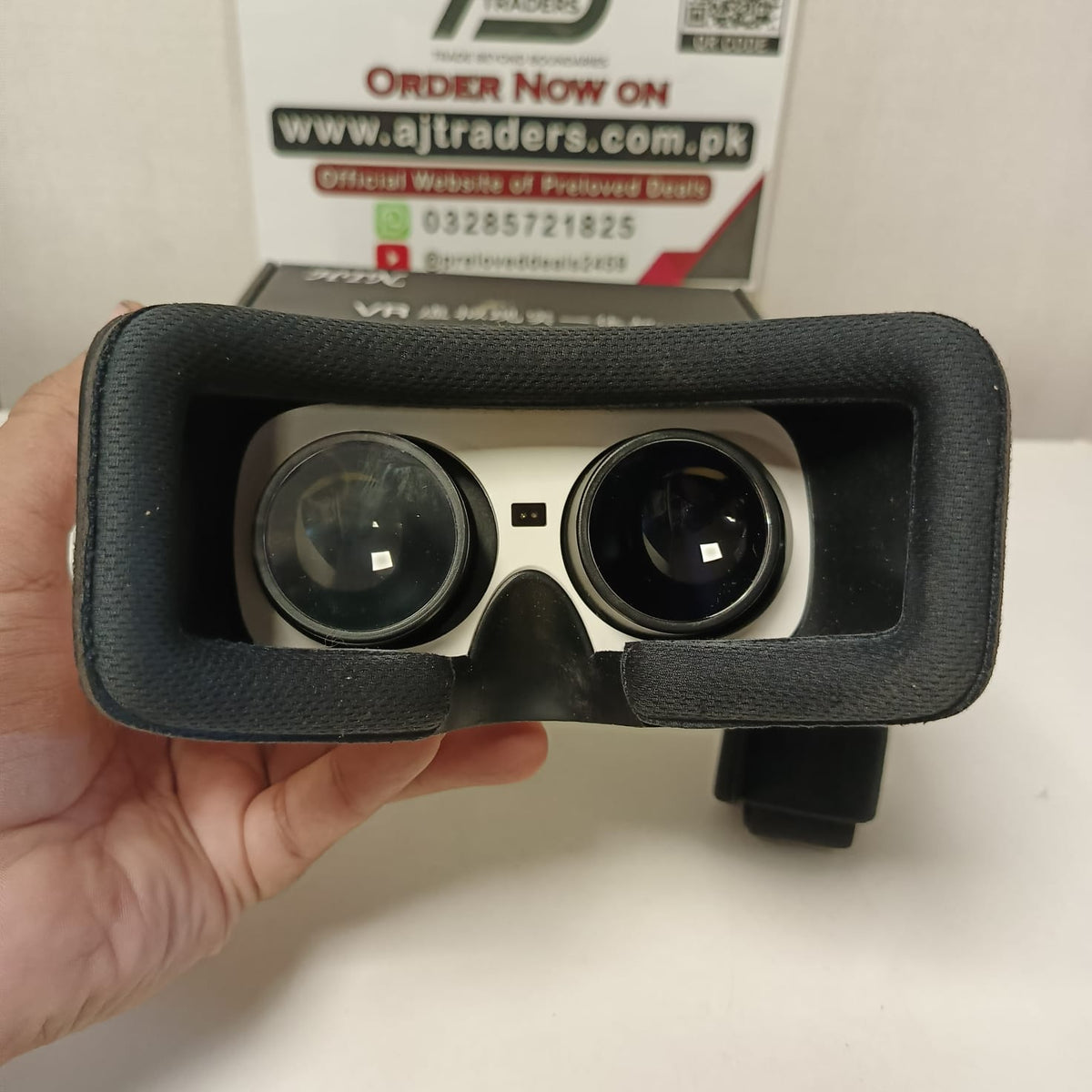 All-in-One Original Virtual Reality (VR) Headset with Built-in Controls VR 3d and 360 Movies wifi youtube
