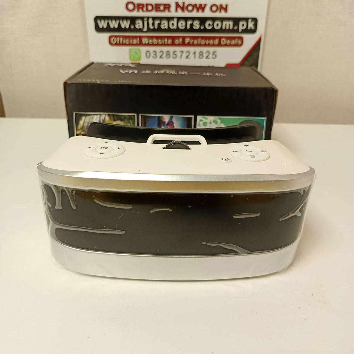 All-in-One Original Virtual Reality (VR) Headset with Built-in Controls VR 3d and 360 Movies wifi youtube