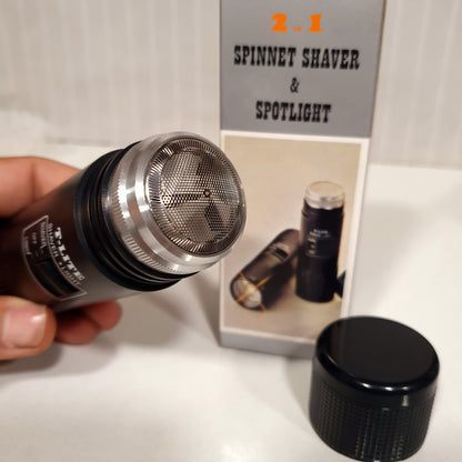 2 in 1 Shaver + Spotlight