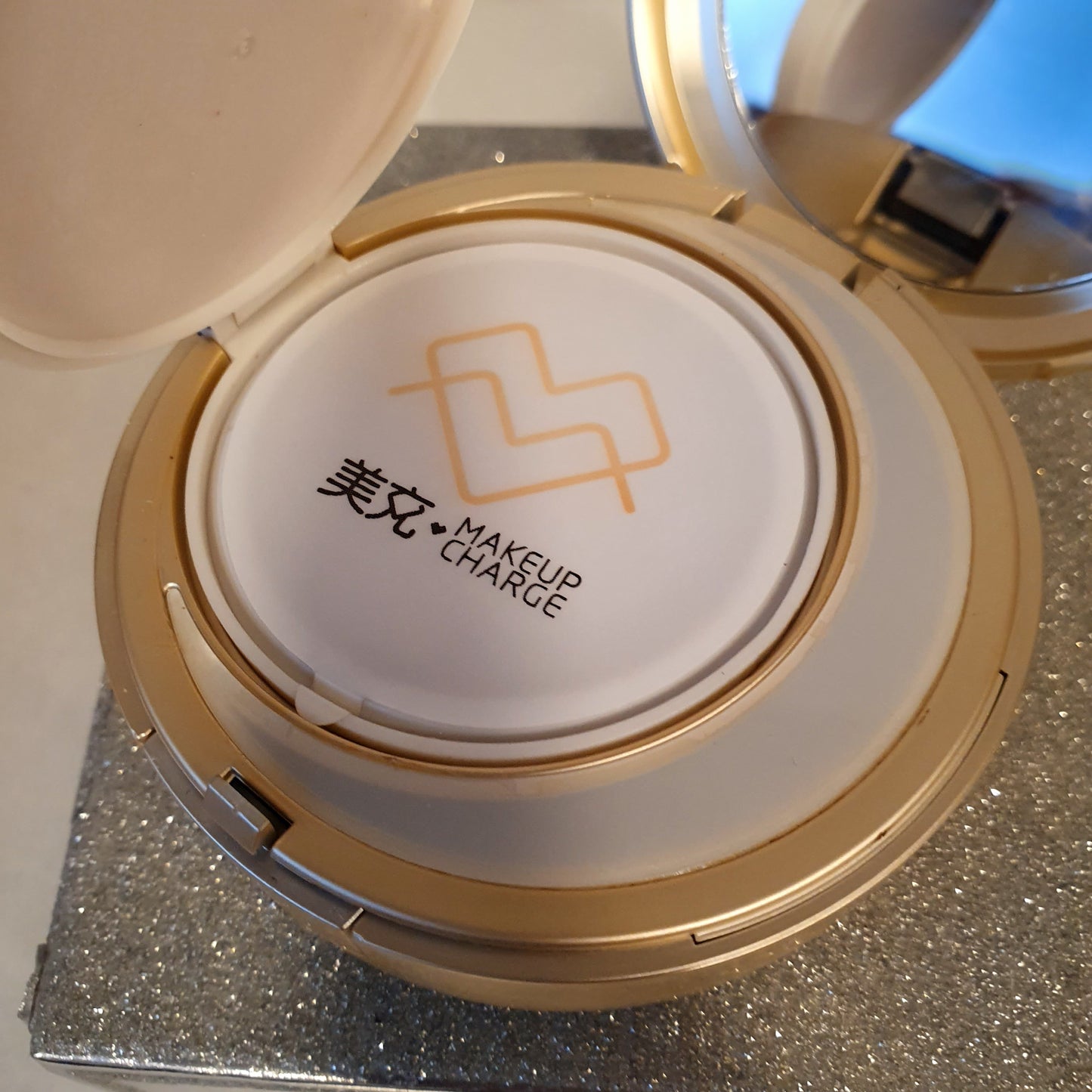 Makeup Kit with Power Bank and Led Light  32950