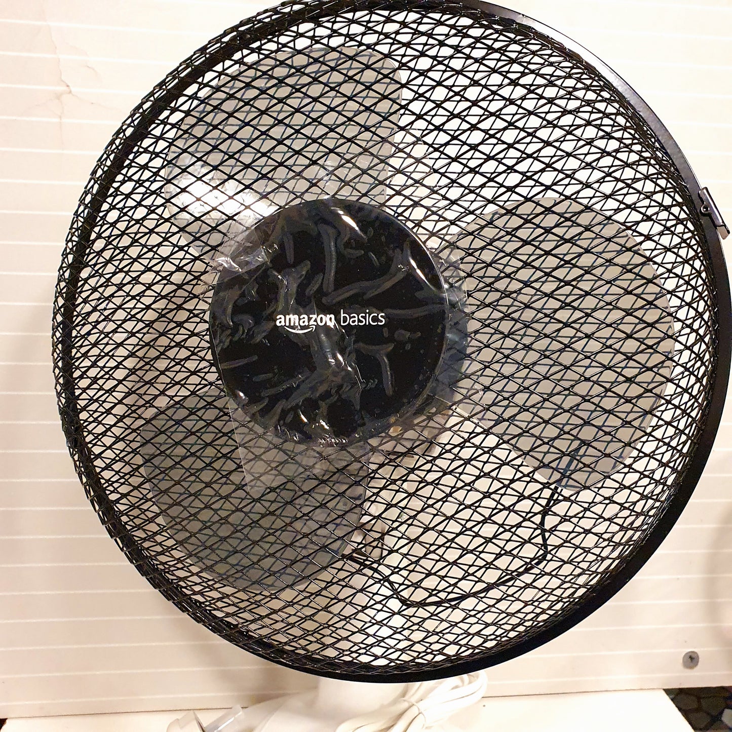Amazon Basics 3 Speed Oscillating Table Fan 40 watt