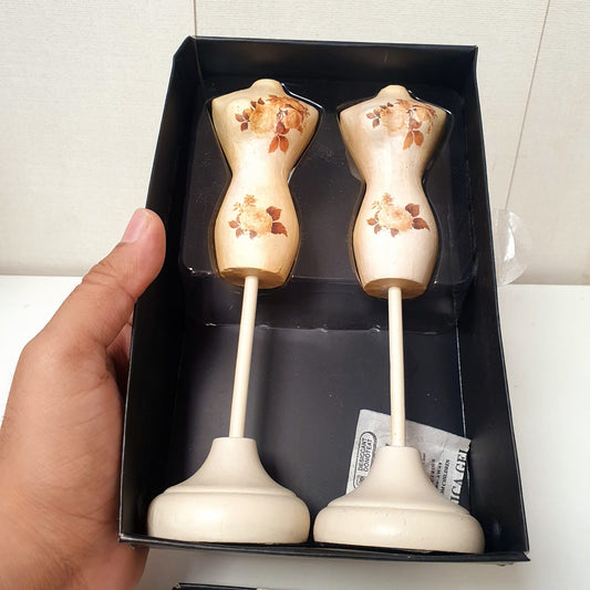 Jewellery mannequin pair