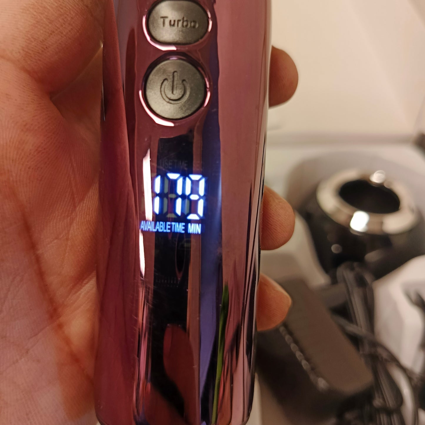 Professional High Quality Rechargeable Trimmer with Charging Dock and Multiple Combs
