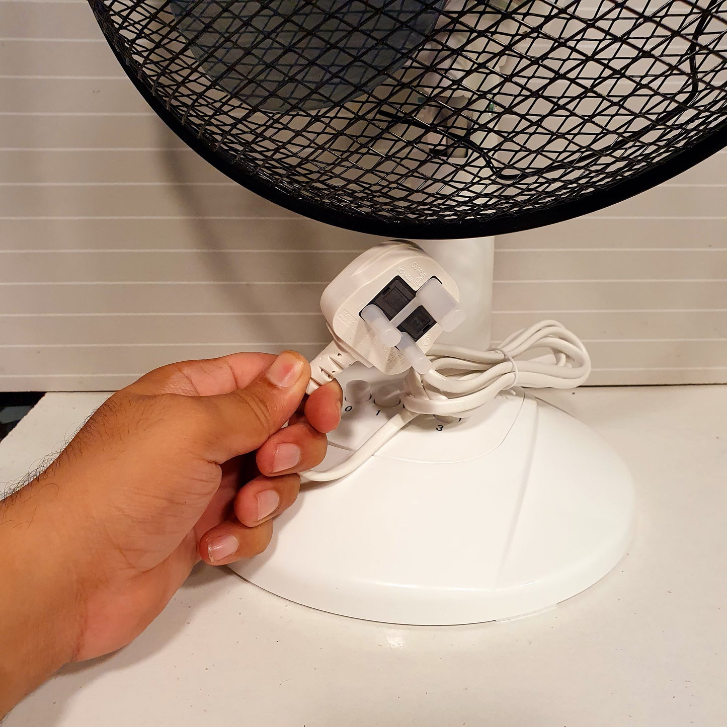 Amazon Basics 3 Speed Oscillating Table Fan 40 watt