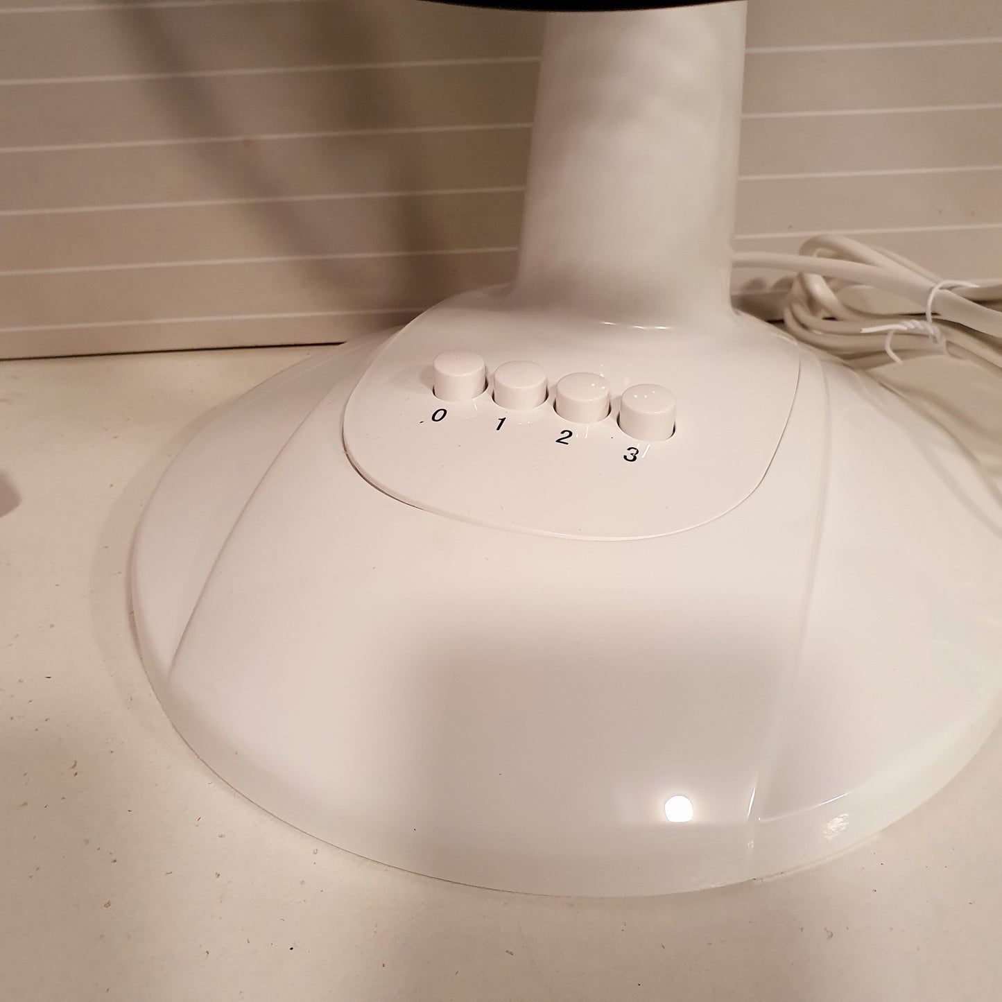 Amazon Basics 3 Speed Oscillating Table Fan 40 watt